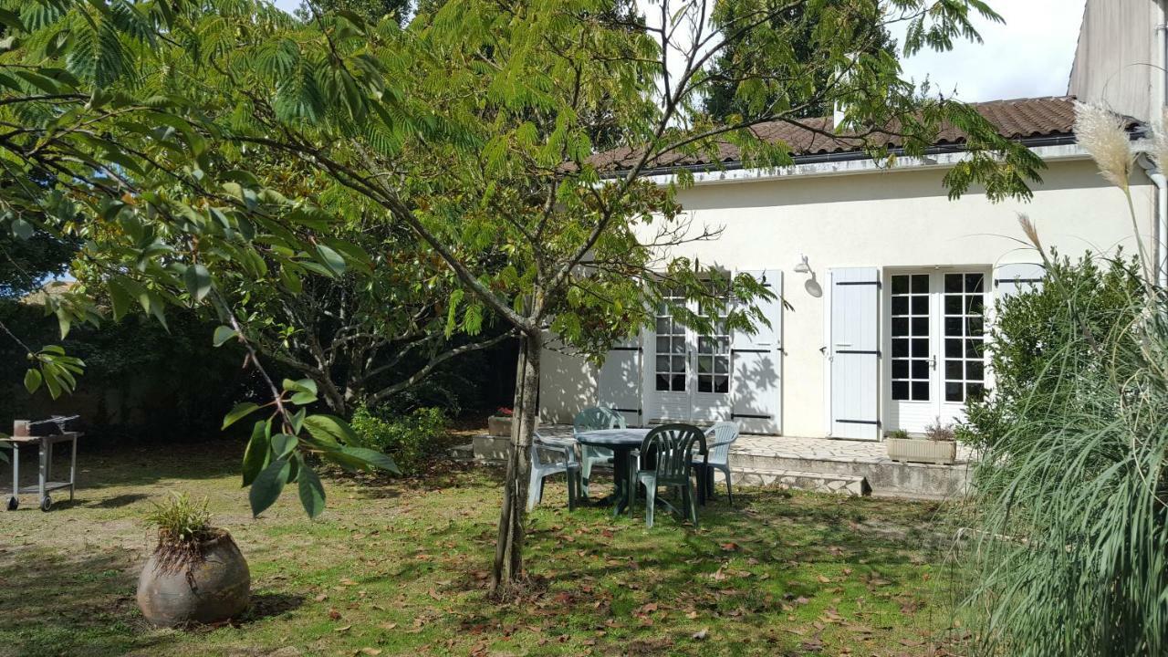 Villa L'Abri D'Emilie à Saint-Xandre Extérieur photo